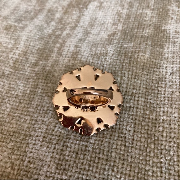 Kate Spade Flower Ring with Clear Stones Ring | Size 7 | Gold Tone - Picture 5 of 8